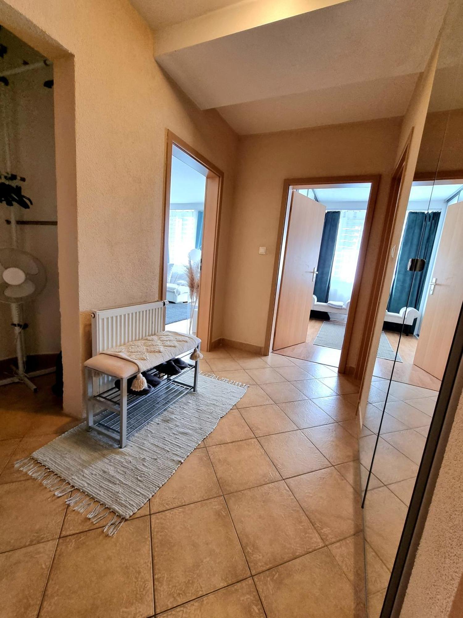 Apartment Banska - City Centre & Private Parking バンスカー・ビストリツァ エクステリア 写真
